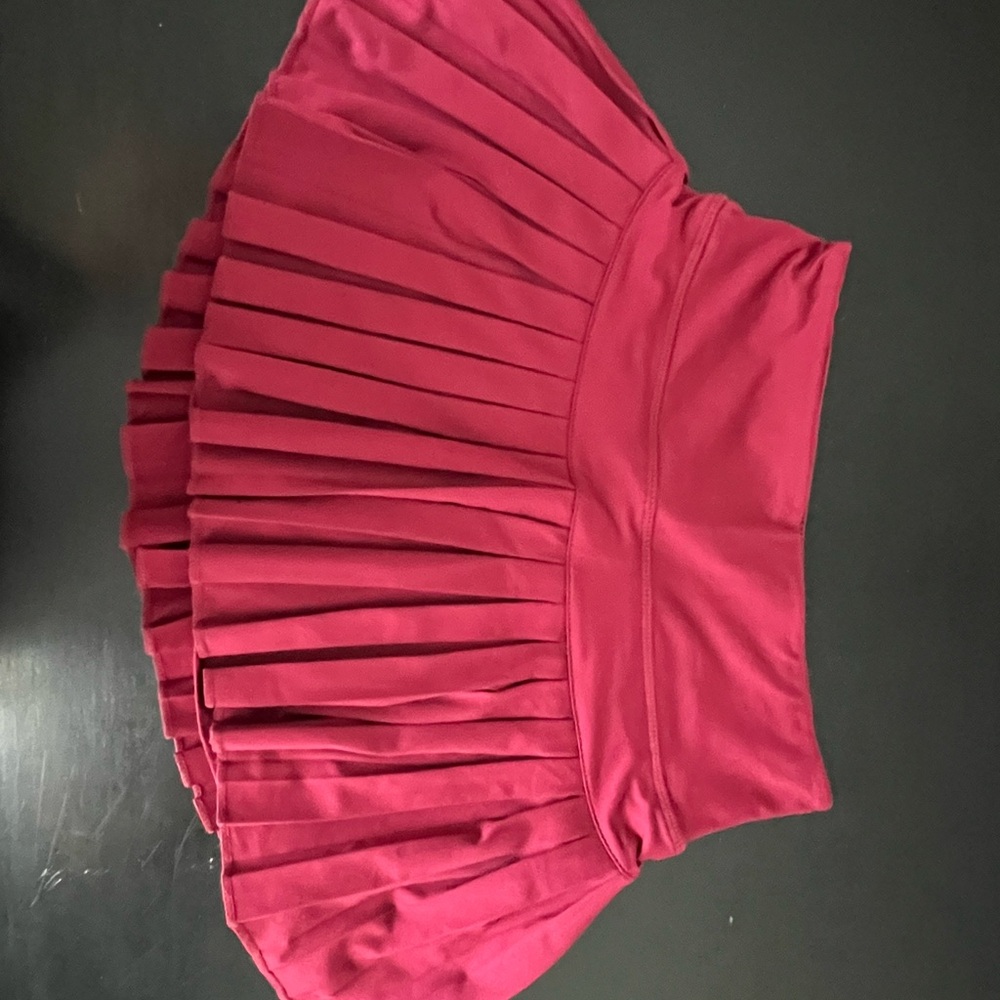 Gold Hinge Pleated Tennis Skirt (deep red/maroon)